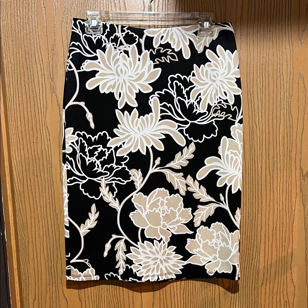 Olivia and Martin black and gold tropical, floral skirt. Size small